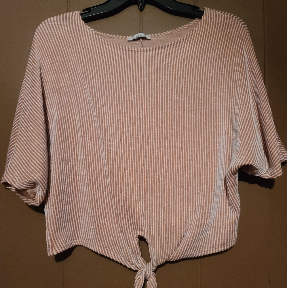 Cropped tye top